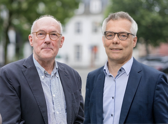 Peperdure aankoop Interleuvengebouw voor bouw Bruulparking zonder bijkomende parkings is ideologisch surrealisme Peperdure aankoop Interleuvengebouw voor bouw Bruulparking zonder bijkomende parkings onverantwoord